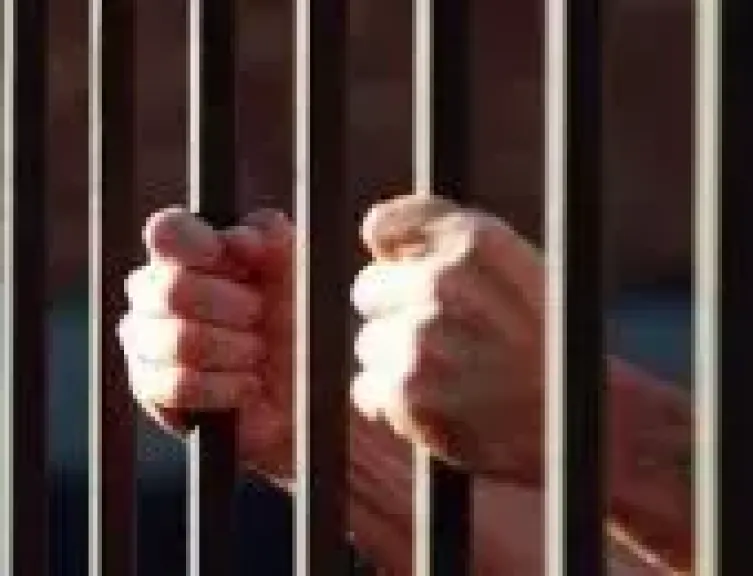 ضبط ربه منزل وبحوزتها 400 طربة لمخدر الحشيش بمركز أبو حمص
