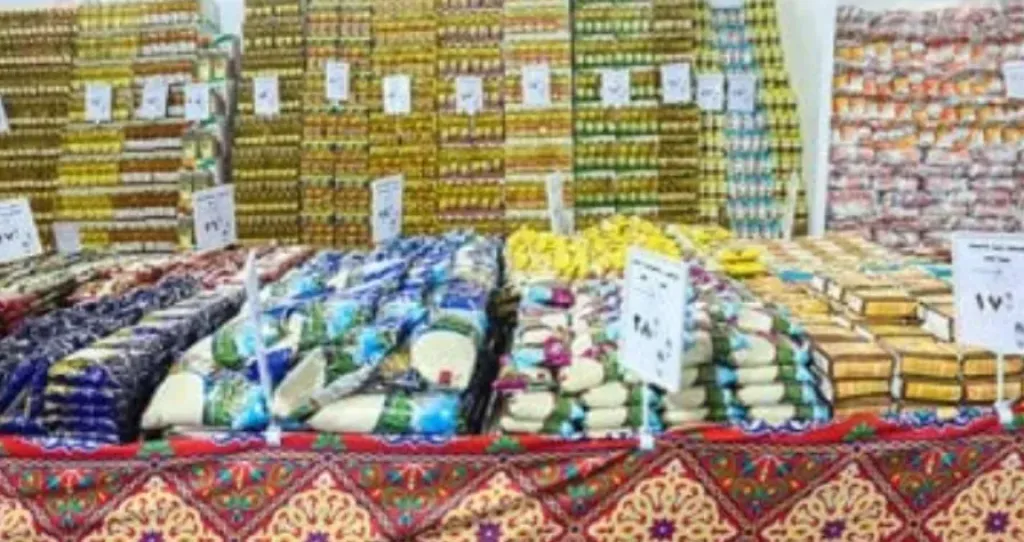 الأسعار الجديدة للسلع الغذائية بعد التخفيض بمنافذ وزارة التموين