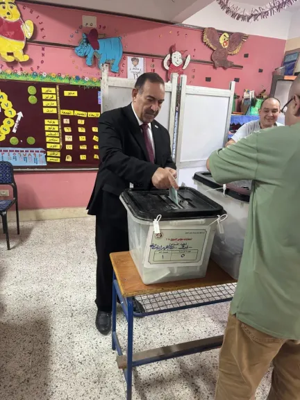 رئيس حزب شعب مصر يدلي بصوته في انتخابات الشيوخ ويؤكد: المشاركة واجب وطني أصيل
