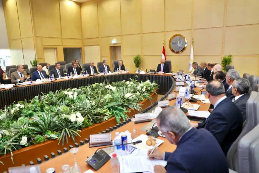 وزير الصناعة والنقل يترأس أعمال الجمعية العمومية العادية لشركة القاهرة للعبارات