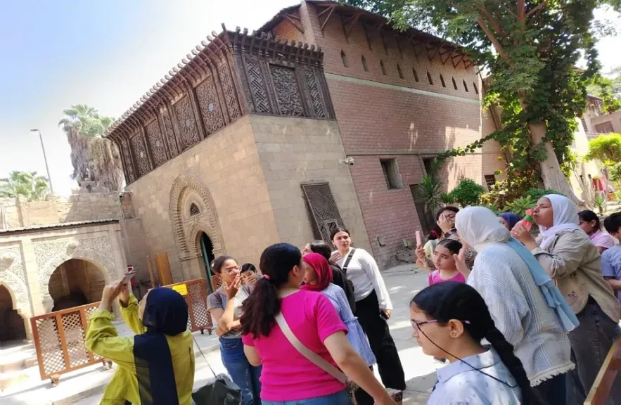 أتوبيس الفن الجميل ينظم جولة ثقافية وفنية بمتحف الأمير محمد علي في المنيل