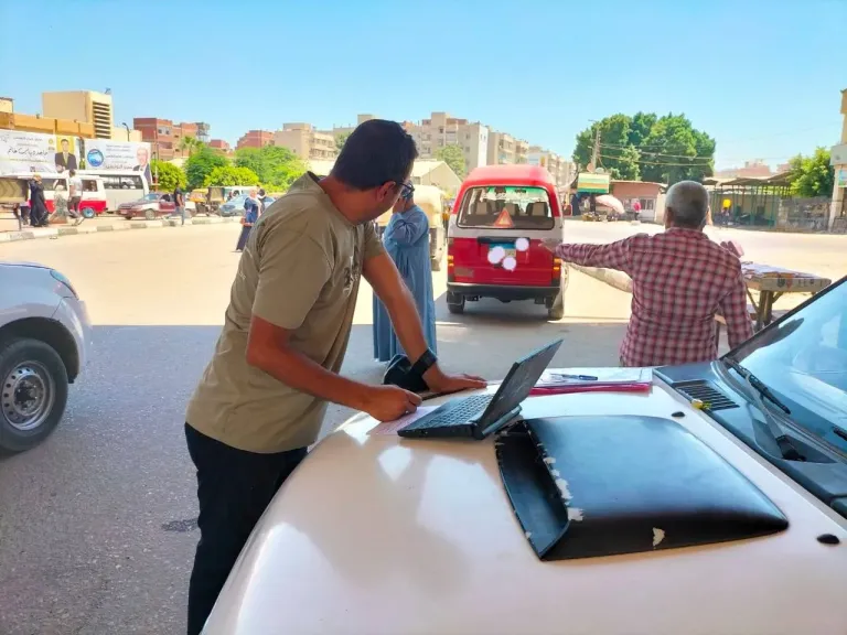 جهاز شئون البيئة بالشرقية يفحص عوادم السيارات لعدد(62)سيارة
