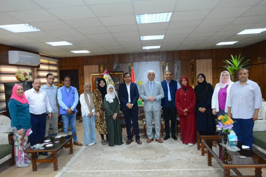 نائب رئيس الجامعة يشارك في افتتاح المهرجان الثقافي الهندي