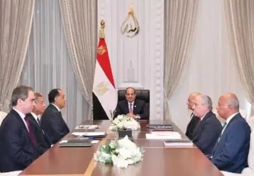 السيسي يوجه بزيادة البدل للصحفيين وحل مشكلات ”ماسبيرو”: دعم غير مسبوق للإعلام الوطني