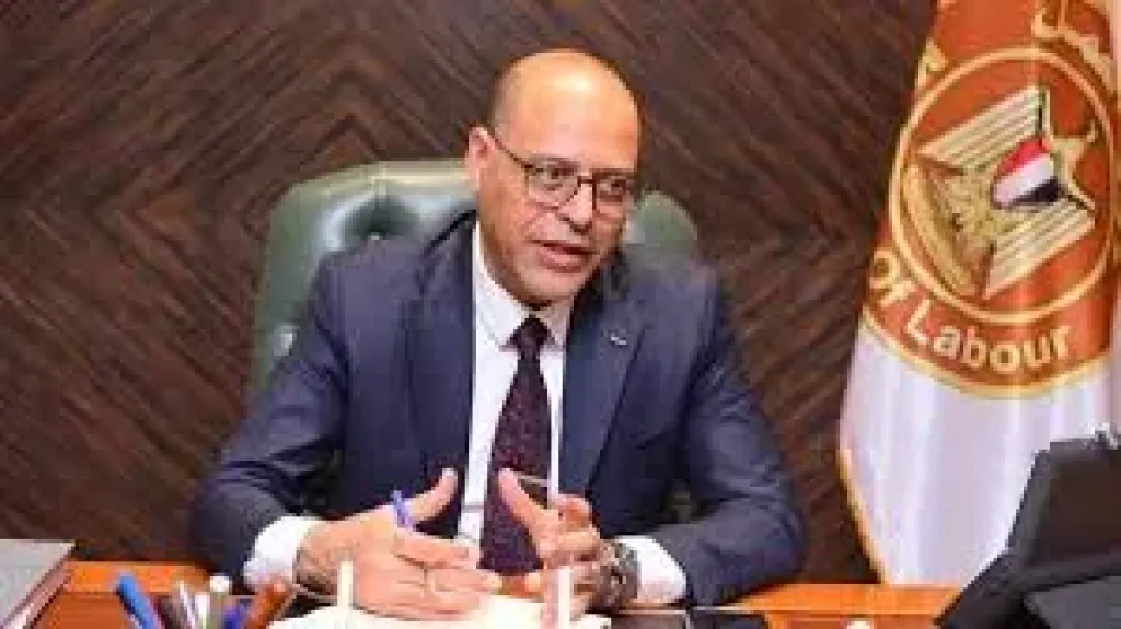 وزير العمل: نسعى لنقل عمال الدليفرى من القطاع غير الرسمى إلى الرسمى