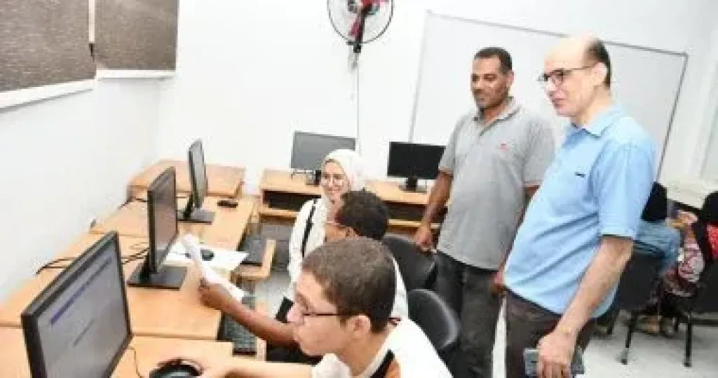 440 طالبًا يسجلون رغباتهم خلال 3 أيام بمكتب التنسيق الفرعي بجامعة قناة السويس