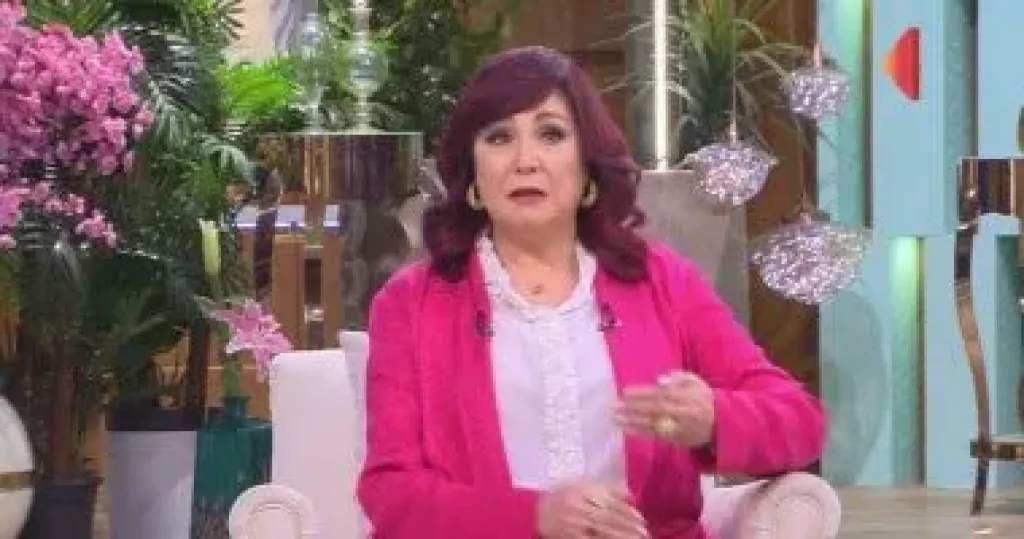 الفنانة شيرين تكشف عن اسمها الحقيقي وعلاقة أم كلثوم بالاسم في ”معكم”