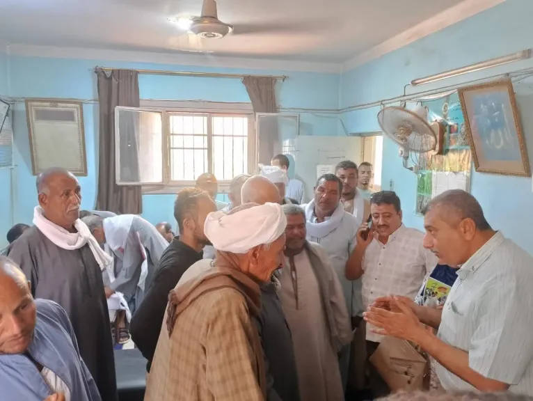 محافظ أسيوط يشدد على متابعة توزيع الأسمدة الزراعية بانتظام