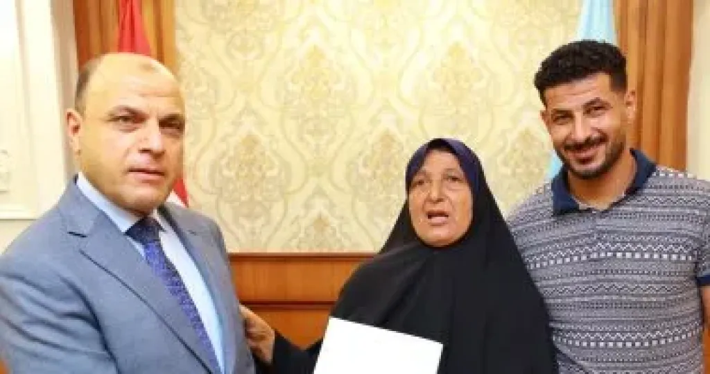 محافظ كفر الشيخ يسلم 11 عقد تقنين أراضى أملاك دولة للمستفيدين من المواطنين