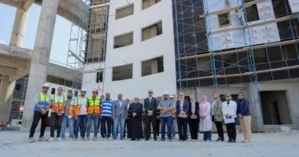 رئيس جامعة دمنهور ومفتي الجمهورية السابق يتفقدان مشروع إنشاء المستشفى الجامعي
