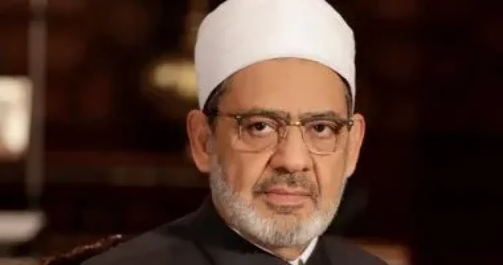 شيخ الأزهر يلتقى عدد من الطلاب ويستذكر معهم تجربته فى حفظ القرآن الكريم فى ”كُتَّاب القرية”