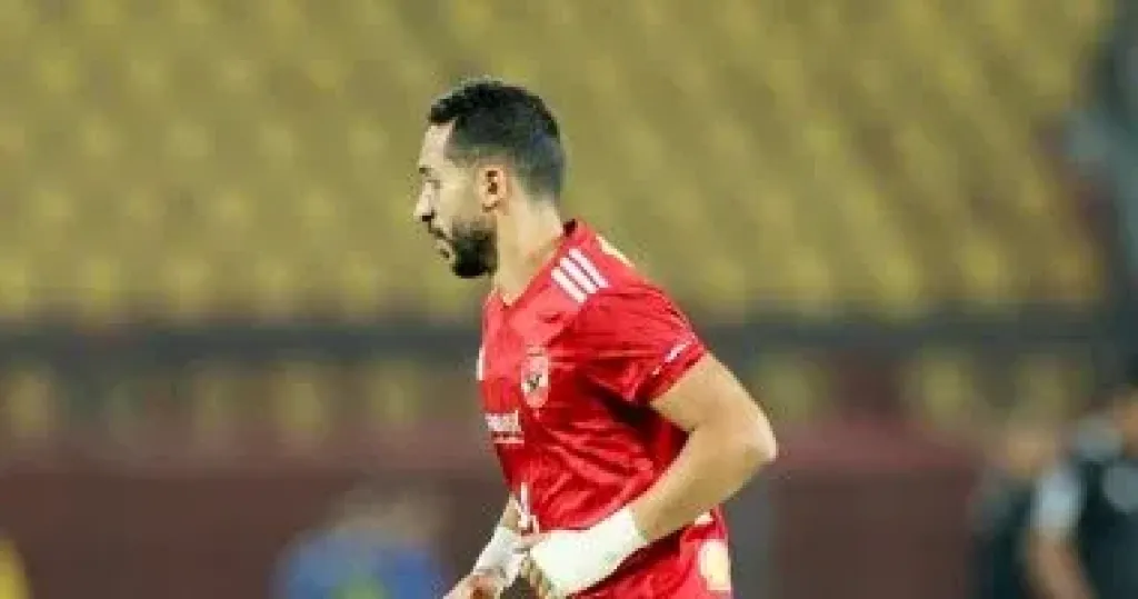 تغيير ثتائي للأهلي أمام مودرن سبورت.. طاهر وكريم فؤاد بدلاً من أفشة وشكري