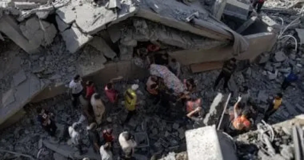 إعلام فلسطينى: قصف إسرائيلى يستهدف خان يونس وشرق غزة ومخيم النصيرات