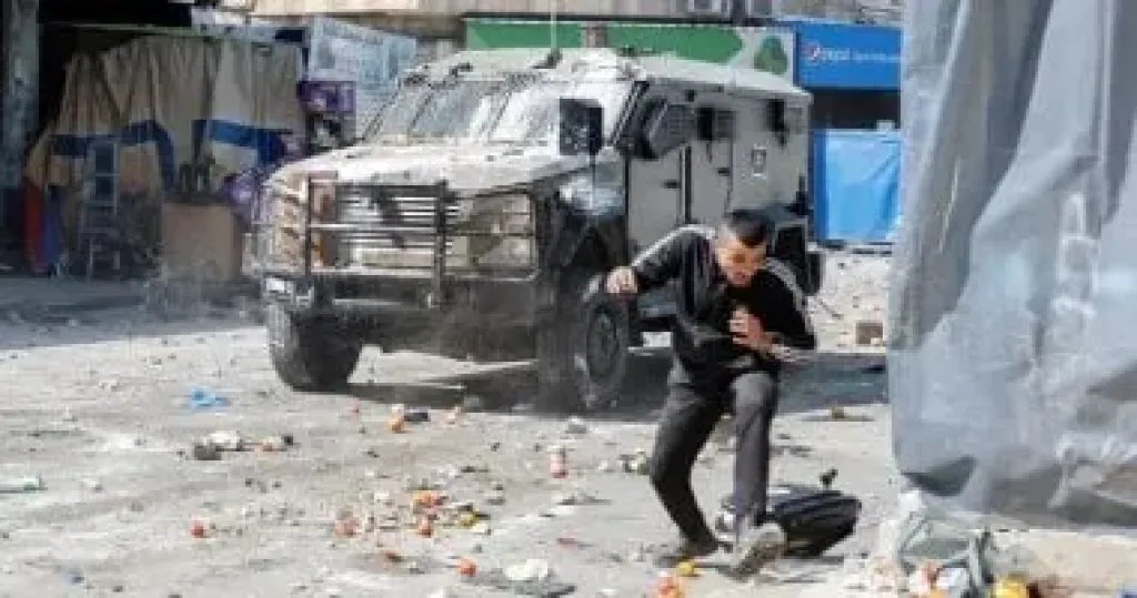 الاحتلال ينسف منازل فى حى الزيتون بغزة ويقتحم أريحا شرق الضفة
