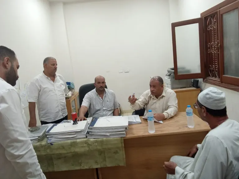 وكيل زراعة البحيرة يتابع بنفسه توزيع الأسمدة بكفر الدوار ويؤكد: لا صرف إلا بكارت الفلاح