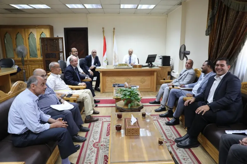 الأمين العام للمجلس الأعلى للأزهر يبحث آليات توريد المواد الغذائية لمدن البعوث الإسلامية