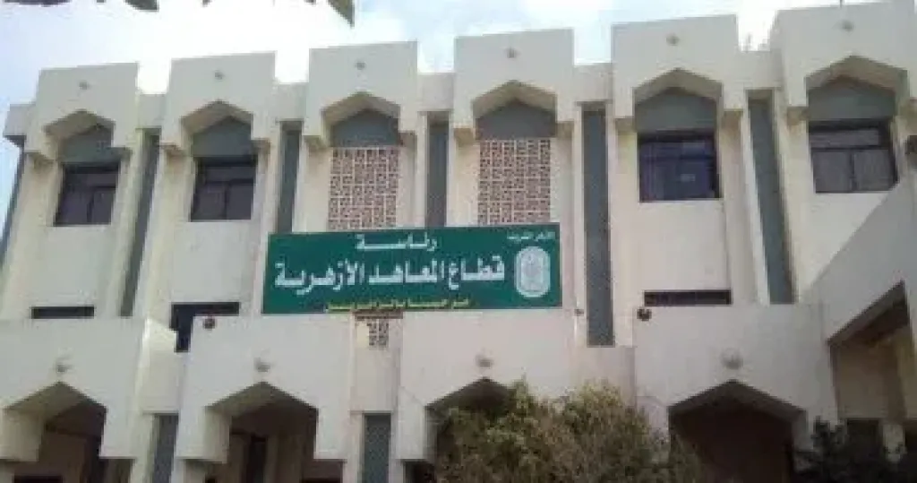 طلاب إعدادية الأزهر يختتمون امتحانات الدور الثانى فى الإنجليزى والتربية الفنية