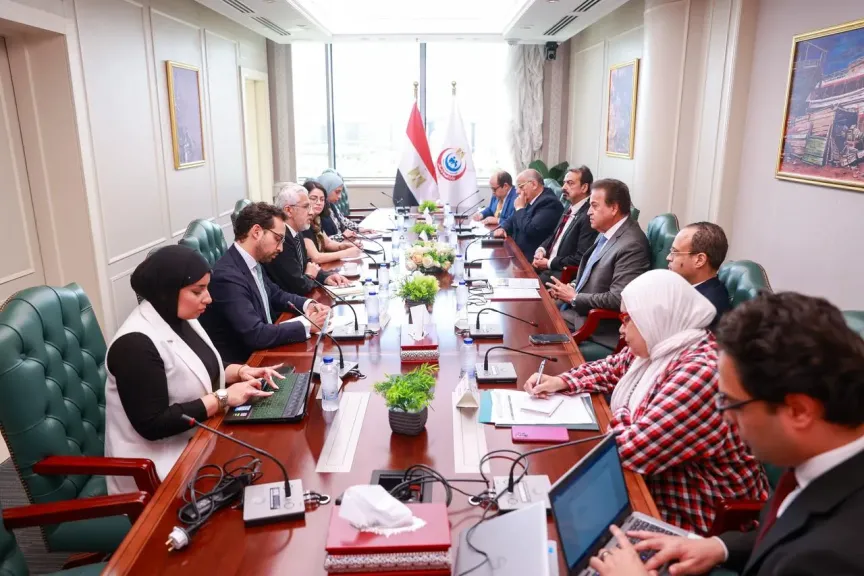 وزير الصحة يبحث مع مستشار الرئيس الكولومبي تعزيز التعاون لدعم القطاع الصحي في غزة