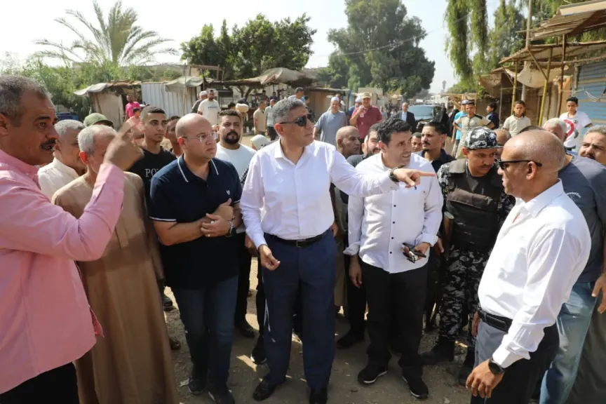 محافظ الجيزة يتفقد موقع محطة قطار نكلا ويوجه بحلول عاجلة لتوفير حرم آمن لعبور المواطنين