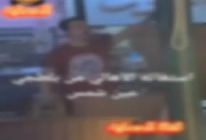سقوط عاطل روّع المواطنين بألفاظ خادشة في شارع عام بعين شمس| فيديو