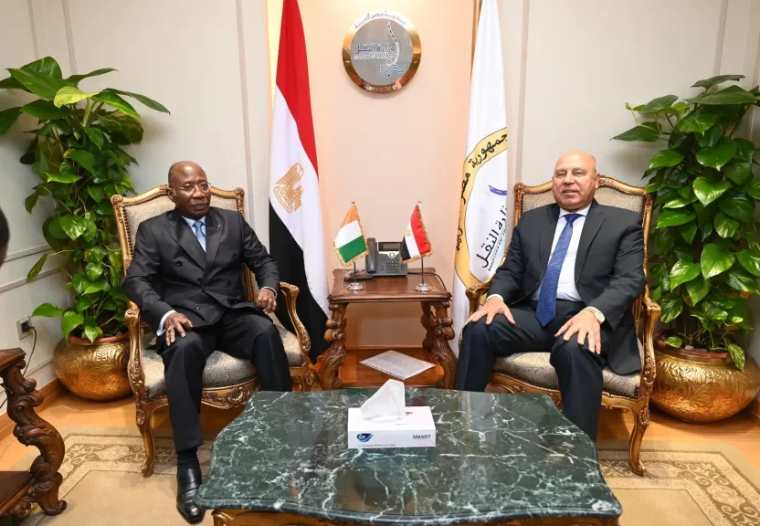 وزير الصناعة والنقل  يستقبل  وزير الخارجية والتكامل الافريقي  ب كوت ديفوار   لبحث التعاون في مجالي الصناعة والنقل