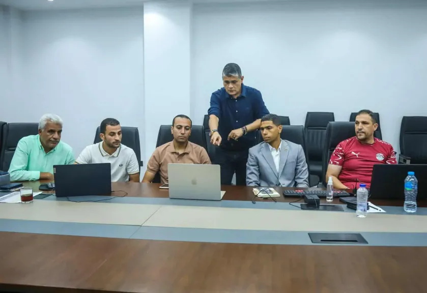 أوسكار يُراجع تحكيم الدوري مع 4 حكام