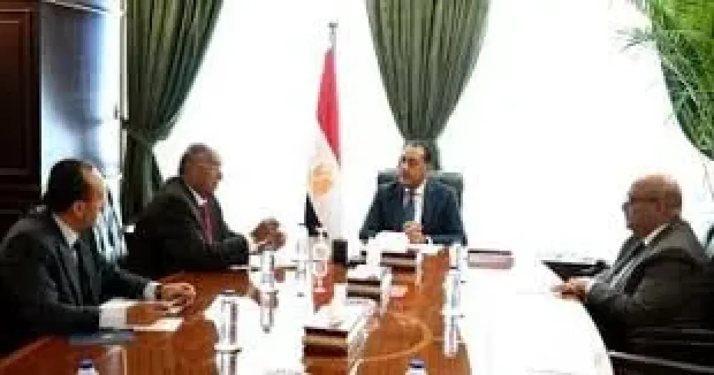 رئيس الوزراء يناقش مقترحات تعديل قانون المجلس القومى لحقوق الإنسان