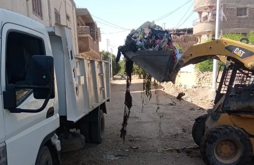 إيقاف أعمال بناء مخالف ورفع 24 طن قمامة بمدينة أرمنت