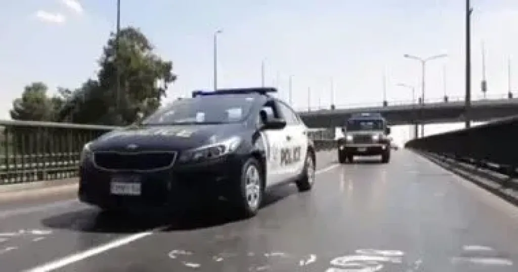 الداخلية تكشف تفاصيل سرقة سيارة من تاجر