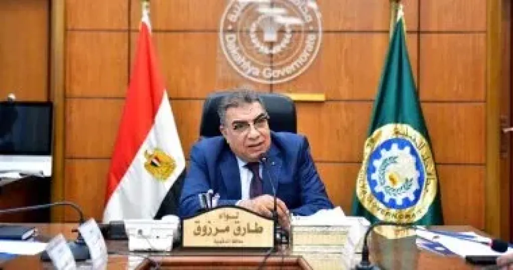 محافظ الدقهلية يقرر إيقاف عمل عمال النظافة خلال أوقات الذروة بالموجة الحارة