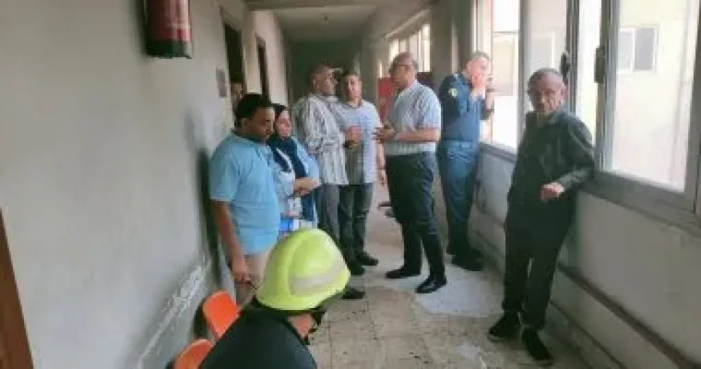 محافظ القليوبية يتابع حريقًا محدودًا في حي شرق شبرا الخيمة بسبب ماس كهربائي