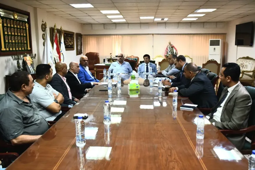 استعداداً لأولمبياد لوس انجلوس .. وزير الرياضة ورئيس الاولمبية يجتمعان باتحادات الأثقال والمصارعة