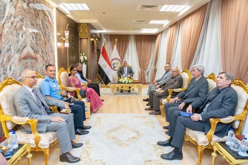 وزير الإنتاج الحربى  وسفير الهند بالقاهرة يبحثان سبل تعزيز التعاون المشترك