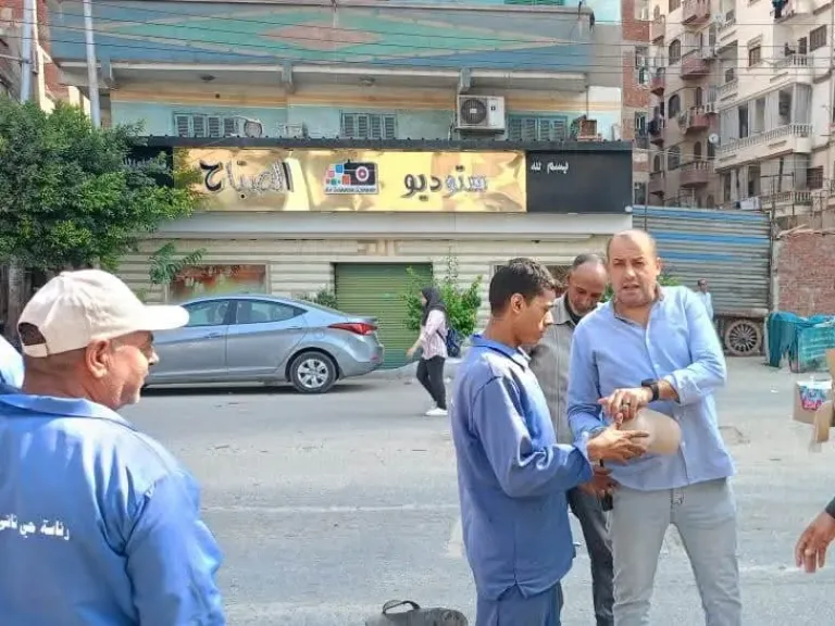 محافظة الشرقية يكلف رؤساء المدن والمراكز بتوفير ”مياه باردة” لعمال النظافة لارتفاع حرارة الجو