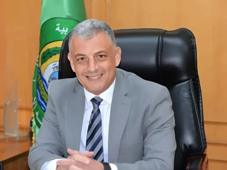 محافظ الإسماعيلية يوقف عمل عمال النظافة وقت الذروة حرصًا على سلامتهم خلال الموجة الحارة