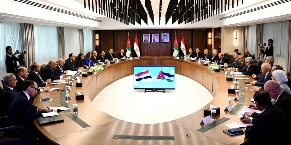 مصر والأردن تؤكدان تعزيز التعاون المشترك برئاسة رئيسي الوزراء في اللجنة العليا