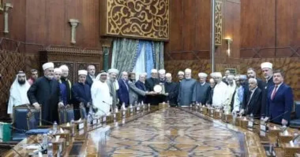 شيخ الأزهر يدعو الدول الإسلامية لوضع استراتيجية تعليمية لرفع وعى الشعوب