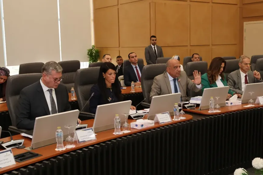 المجلس الأعلى للطاقة يناقش توفير ”الطاقة” اللازمة ورفع القدرة لعدد 14 مشروعا صناعيا وخطوط إنتاج جديدة