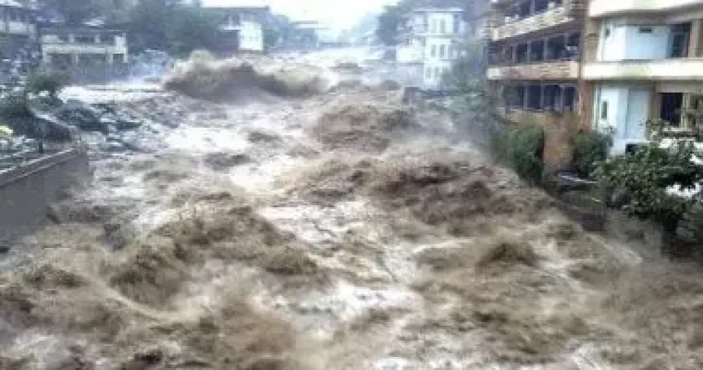 سيول وأمطار غزيرة تضرب وادى الأربعين بسانت كاترين