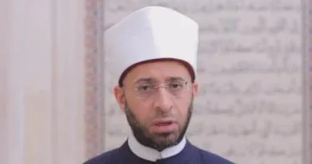 بعد توجيه وزير الأوقاف برعايته الصحية.. قصة إمام مسجد بقنا طعنه لص