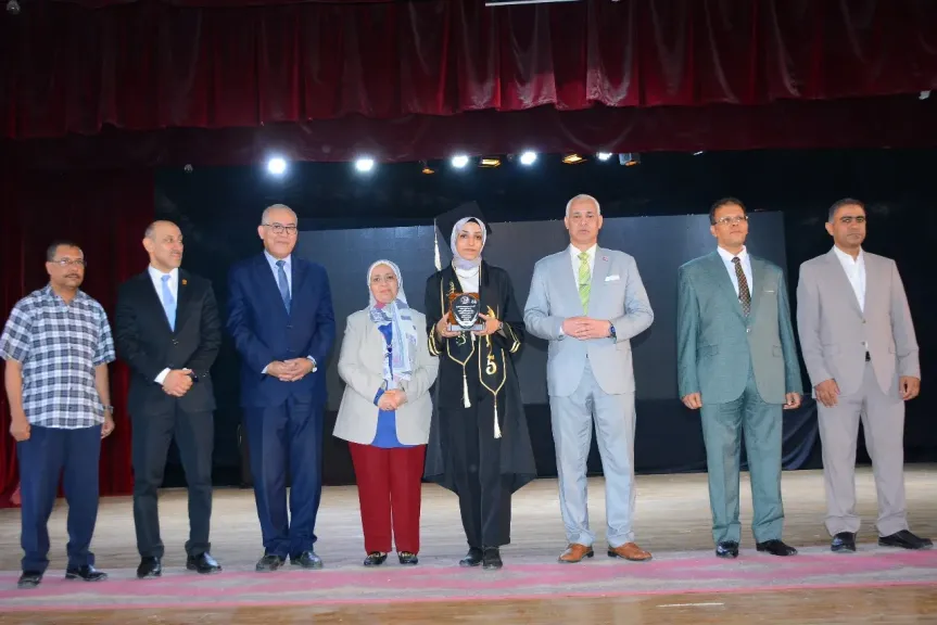جامعة أسيوط تحتفل بتخريج الدفعة (21) من كلية الحاسبات والمعلومات