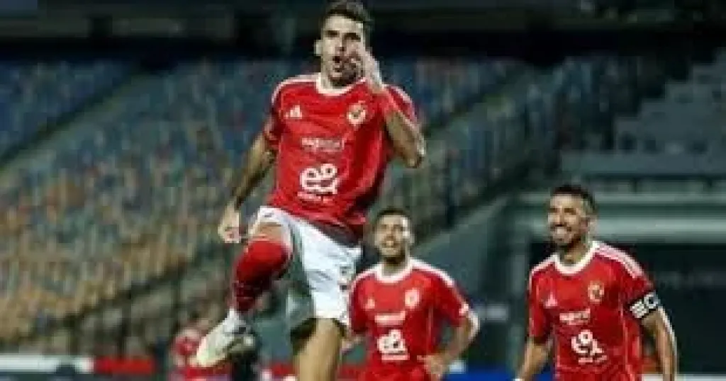 الأهلي يتقدم على فاركو 2 - 0 في الشوط الأول عن طريق شريف وزيزو