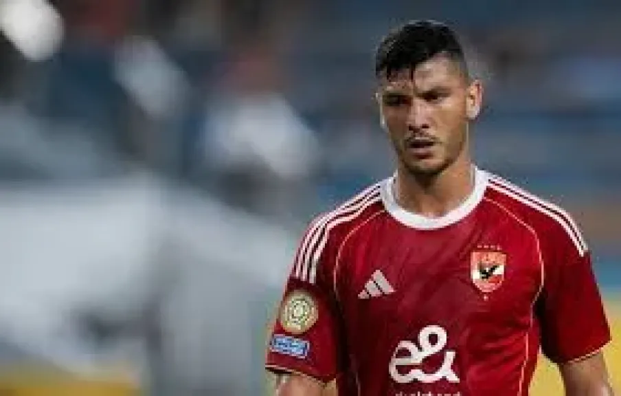 أشرف داري يواجه شبح الرحيل عن الأهلي خلال ميركاتو الشتاء