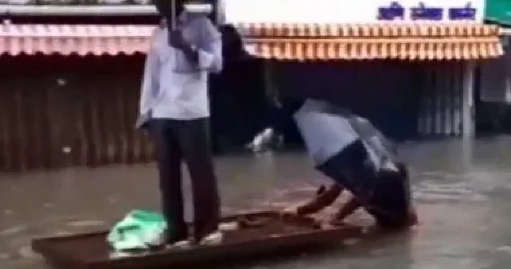 مصرع وإصابة 4 أشخاص إثر وقوع انهيار أرضي في مدينة ”مومباي” الهندية
