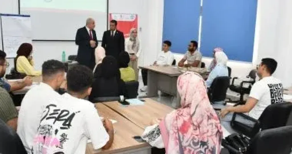 رئيس جامعة قناة السويس يشهد انطلاق تدريب مبادرة ”كن مستعداً” لتأهيل الطلاب