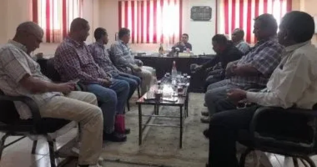 رئيس مدينة الطود يناقش انتظام أعمال منظومة رصد وإيقاف حالات البناء المخالف
