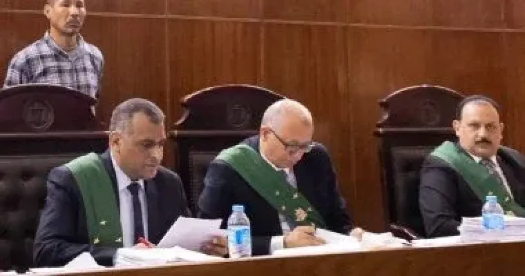 المؤبد وغرامة 100 ألف جنيه لعامل بتهمة الإتجار فى المواد المخدرة بسوهاج