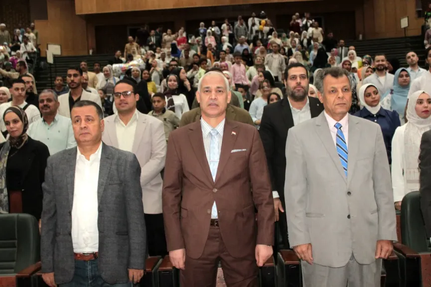 جامعة أسيوط تحتفل بتخريج الدفعة 26 من طلاب كلية الآداب