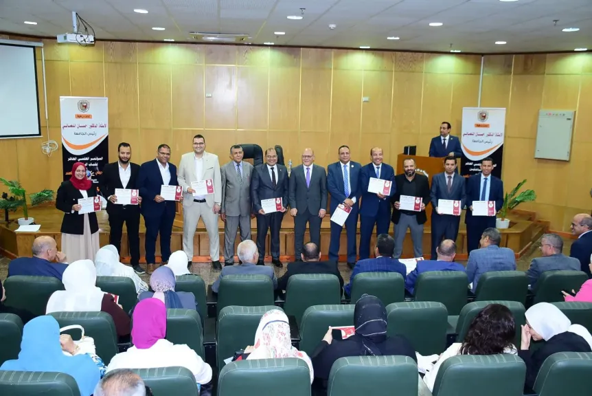 جامعة سوهاج تنظم المؤتمر العلمي العاشر لشباب الباحثين| صور