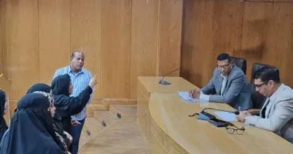 نائب محافظ الأقصر يستقبل 39 طلبا وشكوى خلال لقاء اليوم المفتوح مع المواطنين